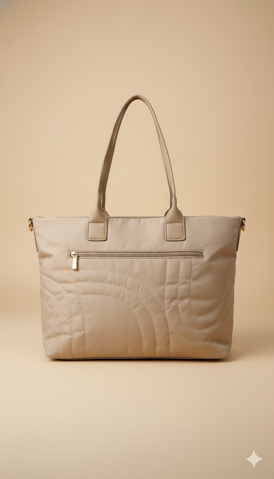 Bolso Tote Acolchado con Detalles Únicos