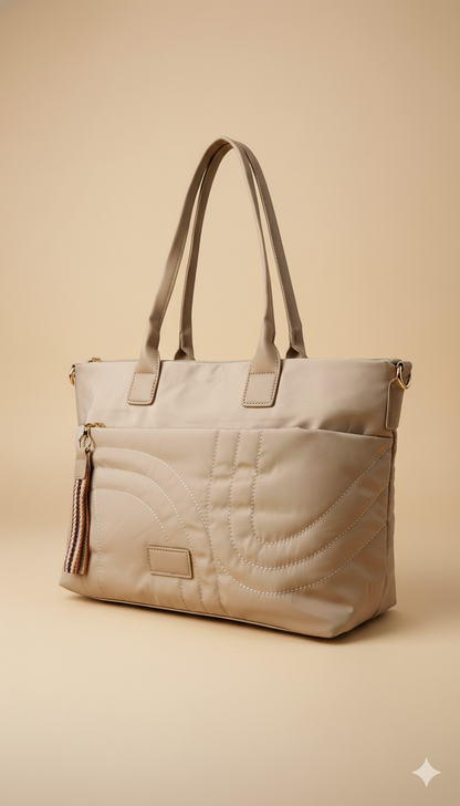Bolso Tote Acolchado con Detalles Únicos